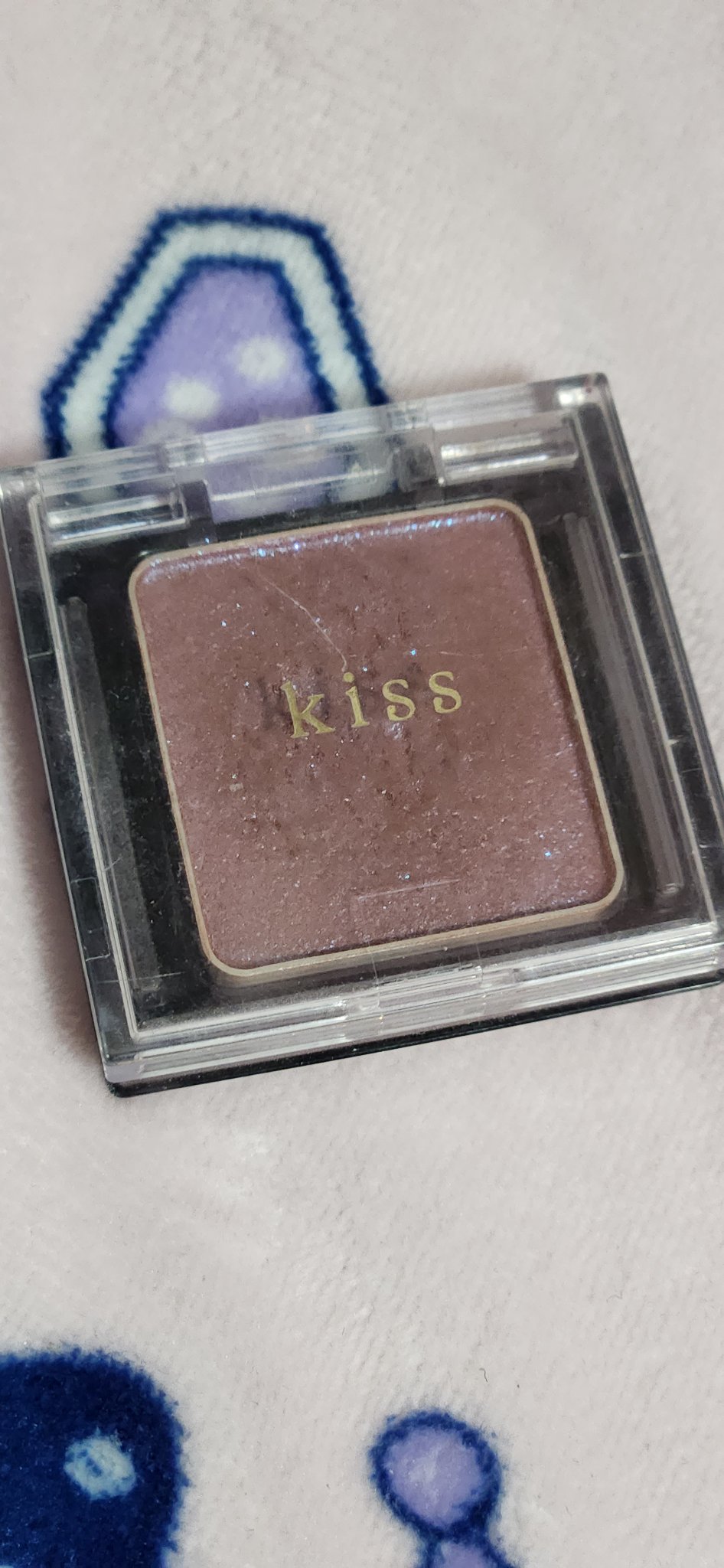  シアー グリッターアイズ 54 マスカレード(MASQUERADE)/KiSS/単色アイシャドウを使ったクチコミ（1枚目）