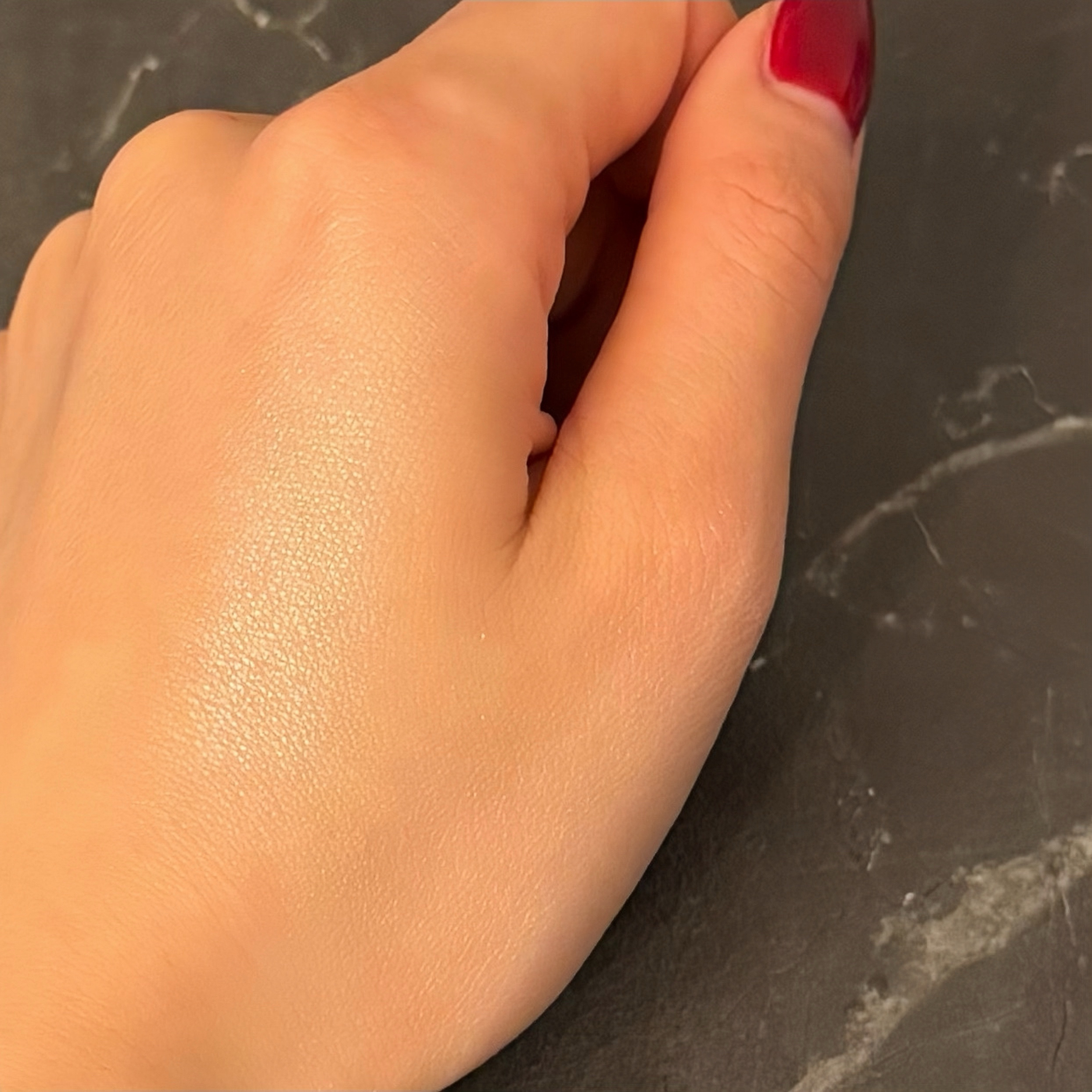 2025年春新作プレストパウダー】SUQQU グロウ セッティング パウダー