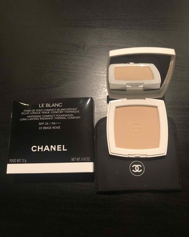 💙#CHANEL LE BLANC RADIANCE 
         22 ベージュロゼ
💰¥7500+tax

今までリキッドファンデを使ってたのですが
やっぱりお肌に優しいのはパウダーかな
と思