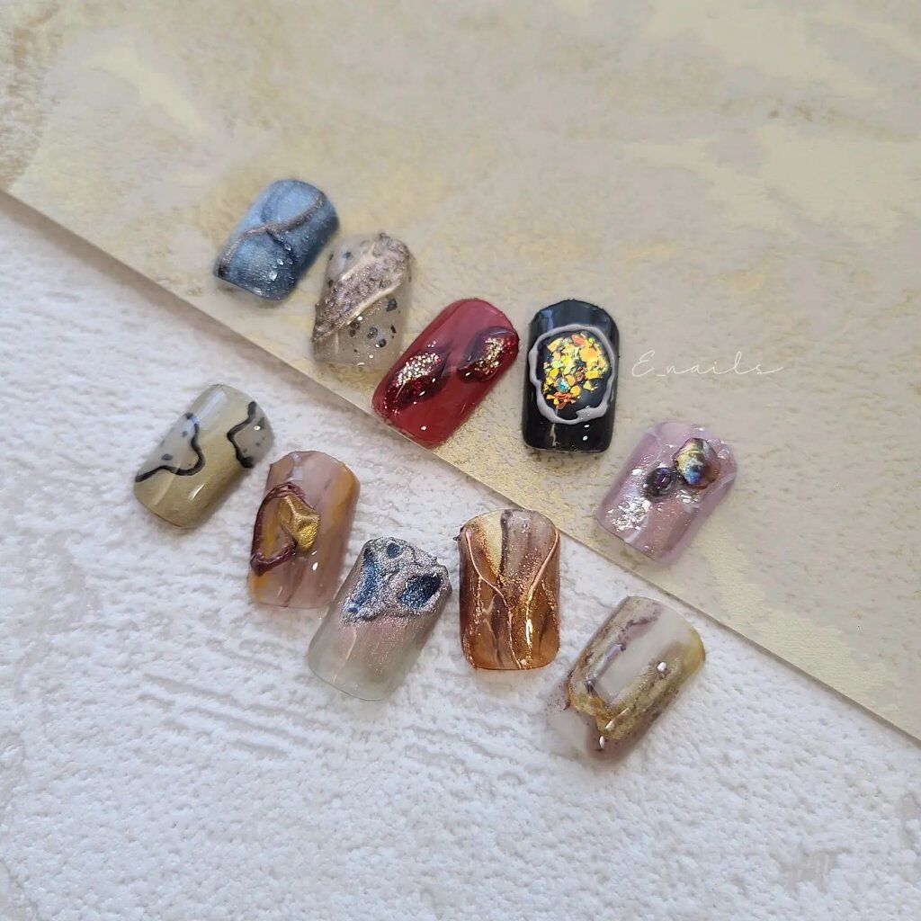 e_nails//フォロバ◎//ネイルとコスメ好きママ on LIPS 「自家製ベリーショートチップで個性派ニュアンス😁👍🏻いろいろ😊使..」(1枚目)