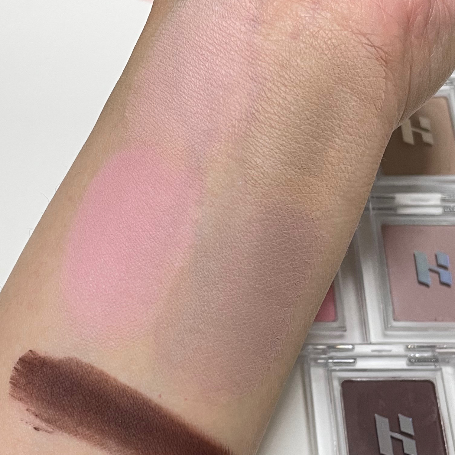 マイフェイブピースアイシャドウ/HOLIKA HOLIKA/単色アイシャドウを使ったクチコミ（3枚目）