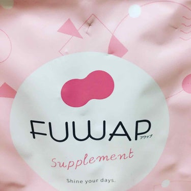 まゆ on LIPS 「女子にとってはとっても嬉しいサプリメント✨「FUWAP」を飲..」（1枚目）