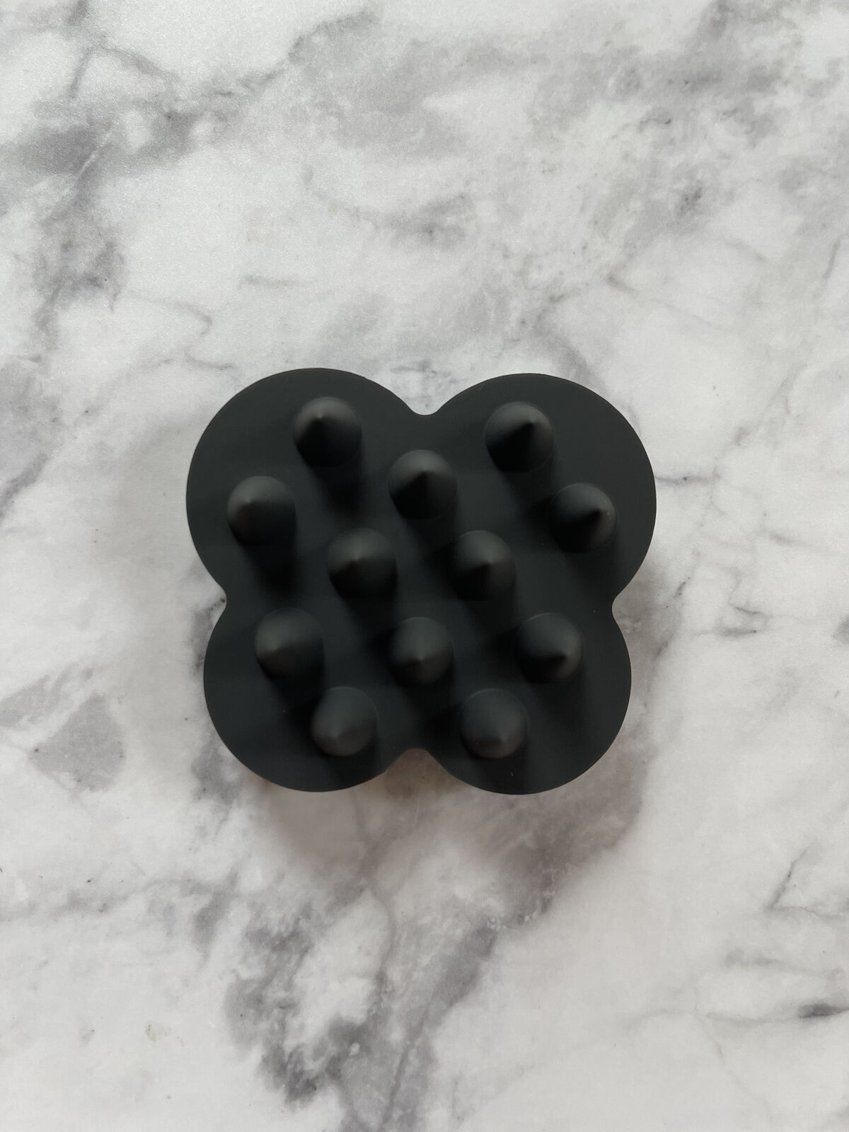 uka scalp brush kenzan/uka/スカルプブラシを使ったクチコミ（2枚目）