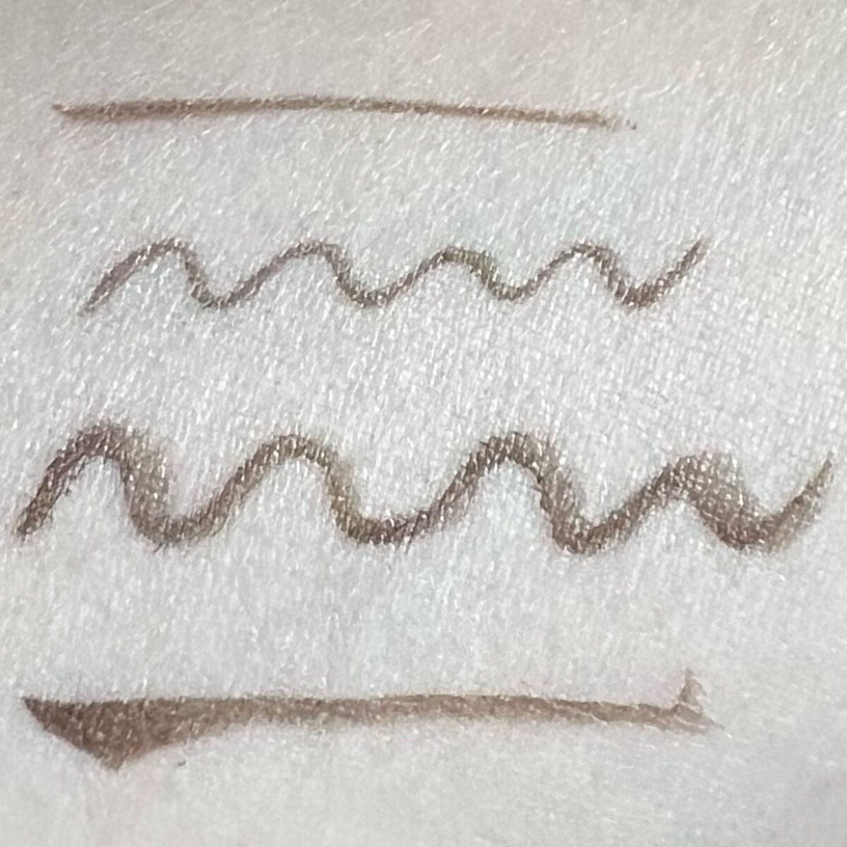 「密着アイライナー」ショート筆リキッド/デジャヴュ/リキッドアイライナーを使ったクチコミ(8枚目)