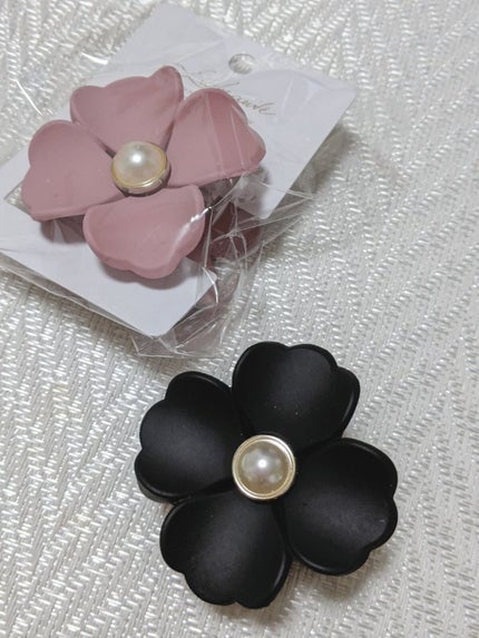 パール付マットフラワーバンス/キャンドゥ/ヘアアクセサリーを使ったクチコミ(3枚目)