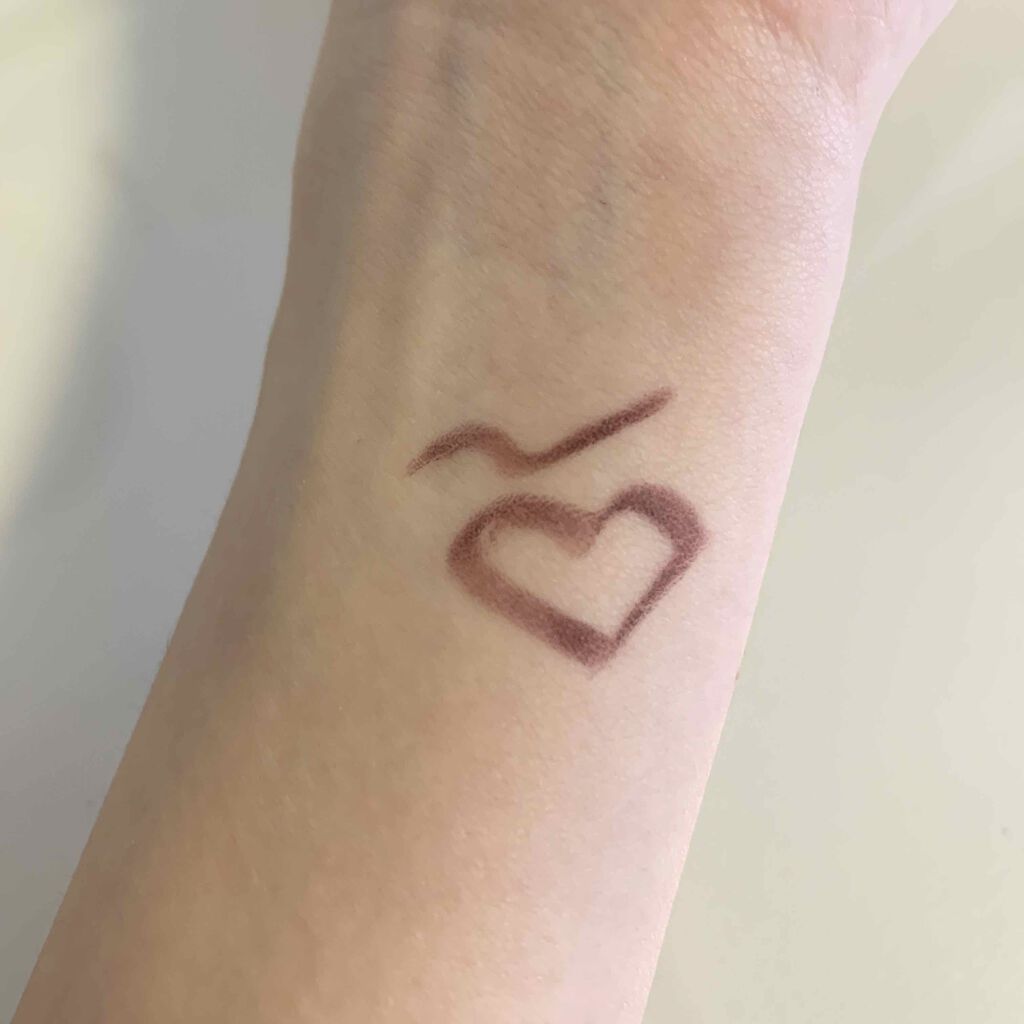 「密着アイライナー」クリームペンシル/デジャヴュ/ペンシルアイライナーを使ったクチコミ(2枚目)