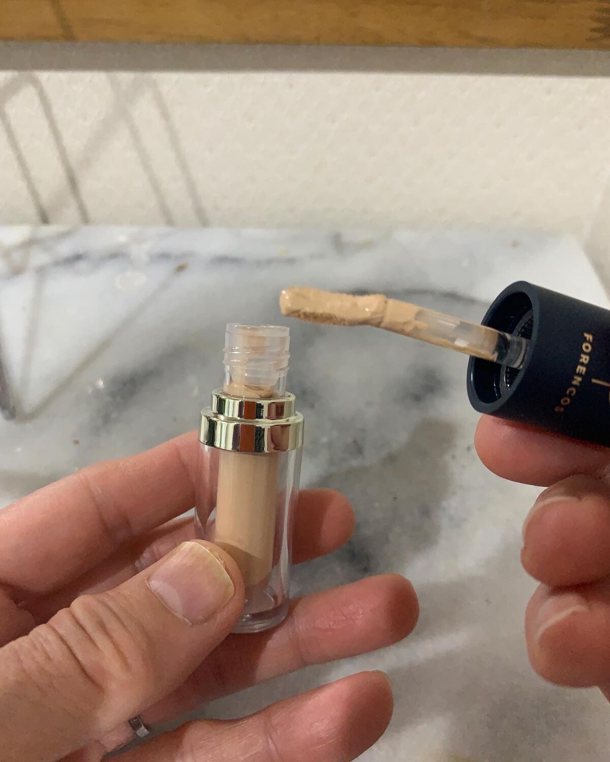 タトゥーウォータープルーフスカーコンシーラー/フォレンコス/リキッドコンシーラーを使ったクチコミ(2枚目)