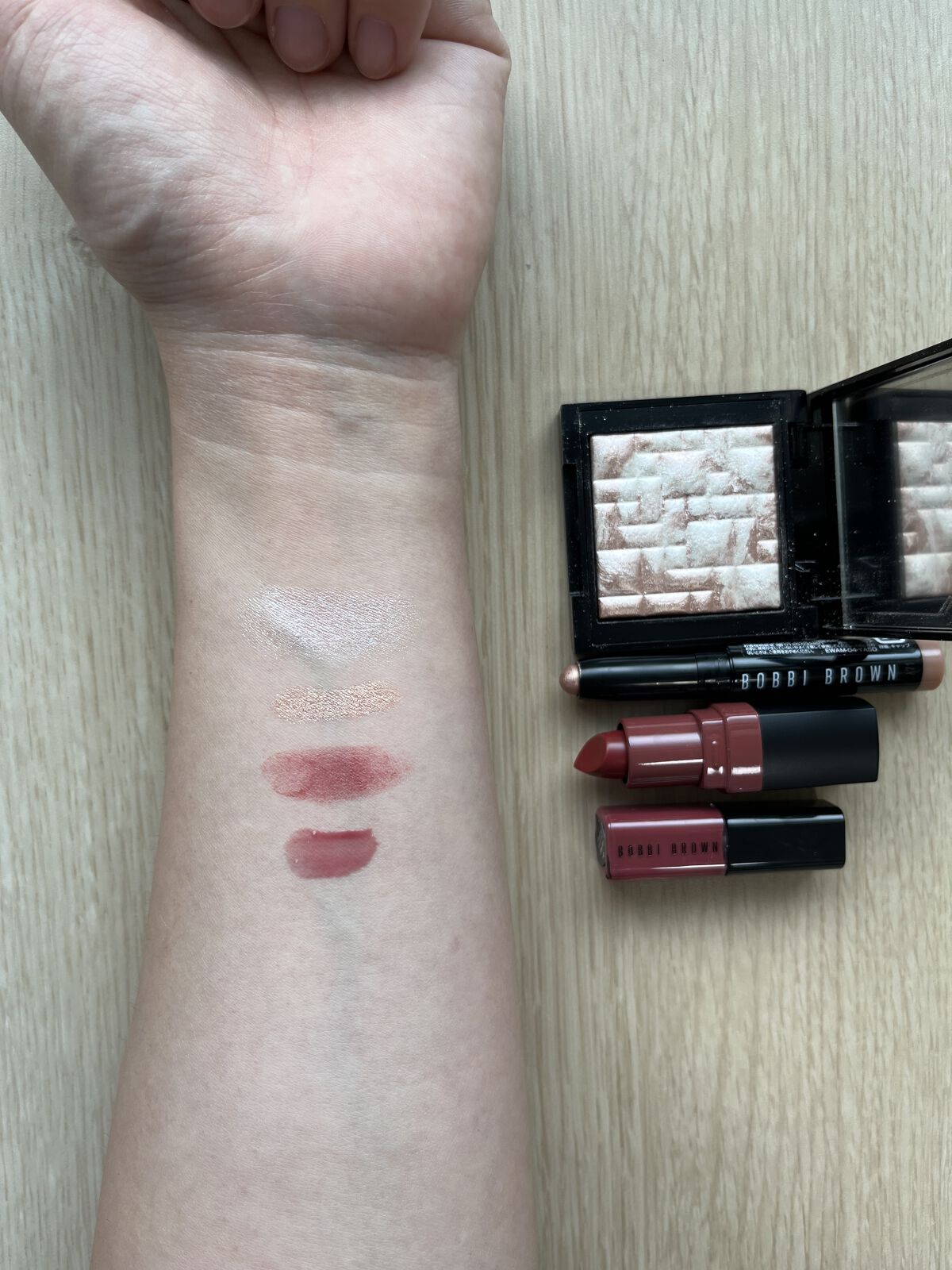 クラッシュドオイル インフューズド グロス 08 スロージャム/BOBBI BROWN/リップグロスを使ったクチコミ（1枚目）