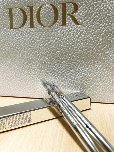 ディオールショウ ブロウ スタイラー 001 ユニバーサル ブラウン/Dior/アイブロウペンシルを使ったクチコミ（1枚目）