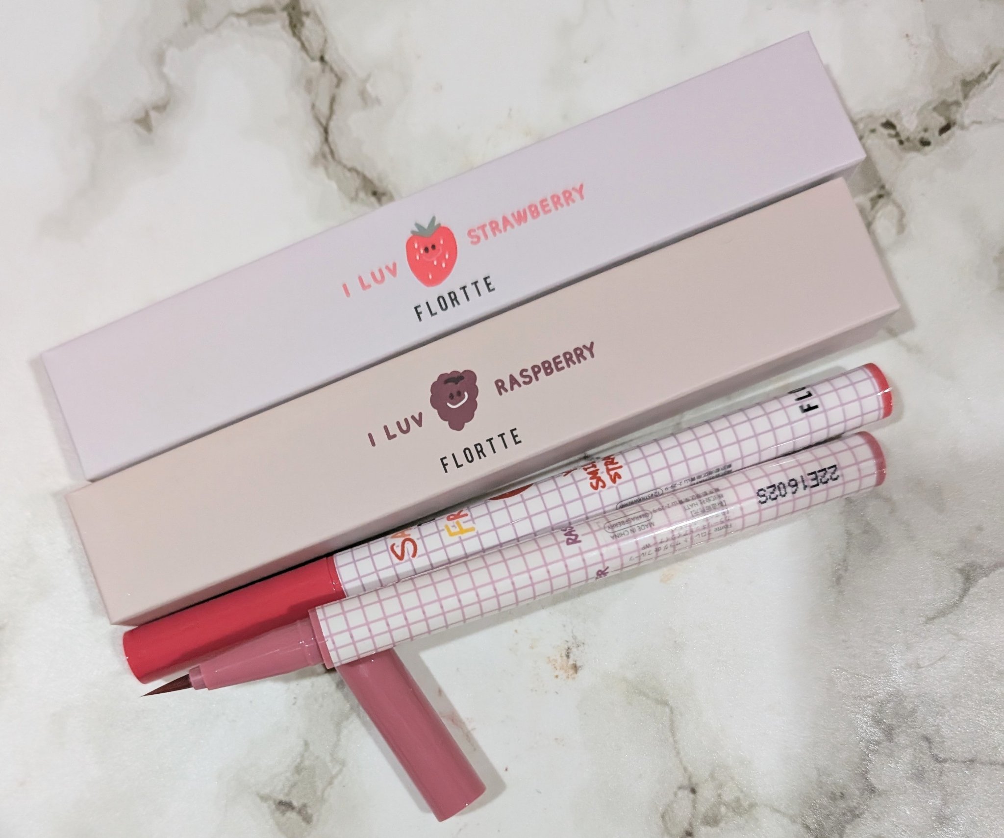 サラダdeフルーツカラーリキッドアイライナーWP 08ラズベリー/FLORTTE/リキッドアイライナーを使ったクチコミ（1枚目）