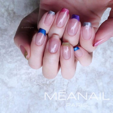 マルチカラーのマグネットフレンチ-GelNail-
Méanailのキャッツアイセットを自爪に使ってみました。
しっかり発色するカラーなので控えめにしたくて、フレンチネイルでの使用です。
付属のハケで大