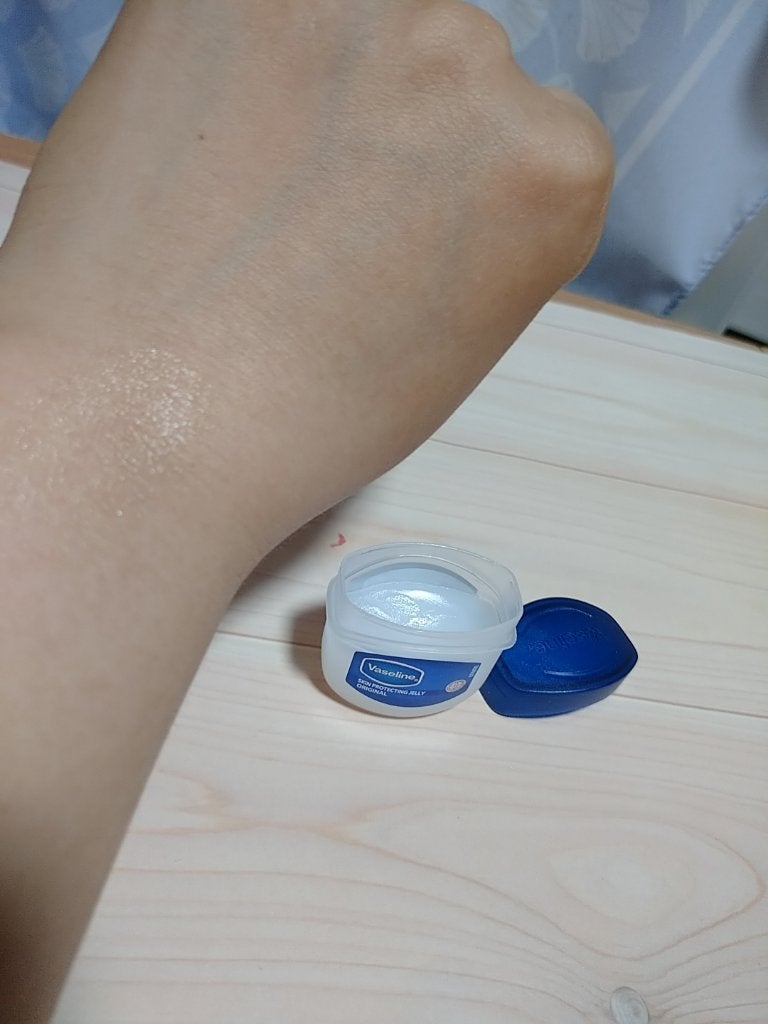 Vaseline ORIGINAL JELLY/キャンドゥ/リップバームを使ったクチコミ(2枚目)