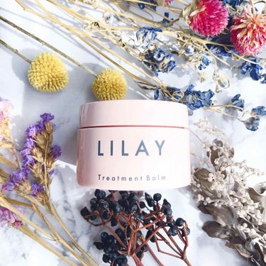 
『LILAY Treatment Balm』

ヘアにボディに
全身保湿のマルチバーム です❣️

LILAY（リレイ）は
人気ヘアサロンによって
プロデュースされた
マルチユースのヘアケア
ボディー