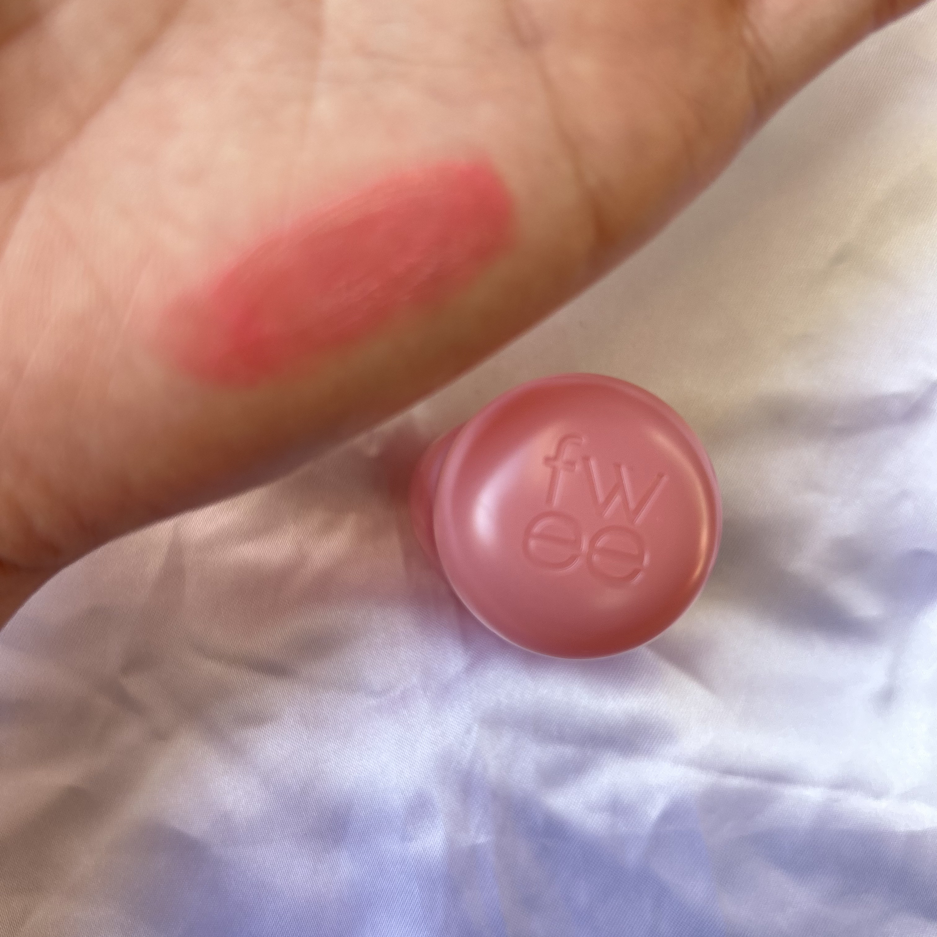 フィー ピンクオブセッションステイフィットティント M01 クリームピンク/fwee/リップティントを使ったクチコミ（2枚目）