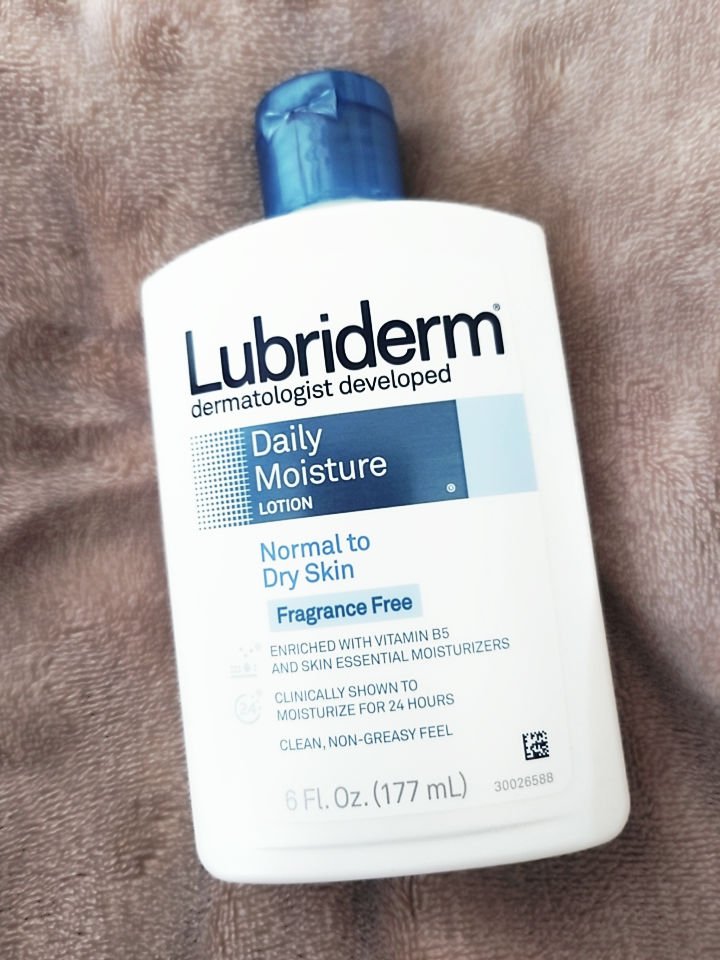 デイリーモイスチャーローション ノーマル〜ドライスキン/Lubriderm/ボディローションを使ったクチコミ（1枚目）