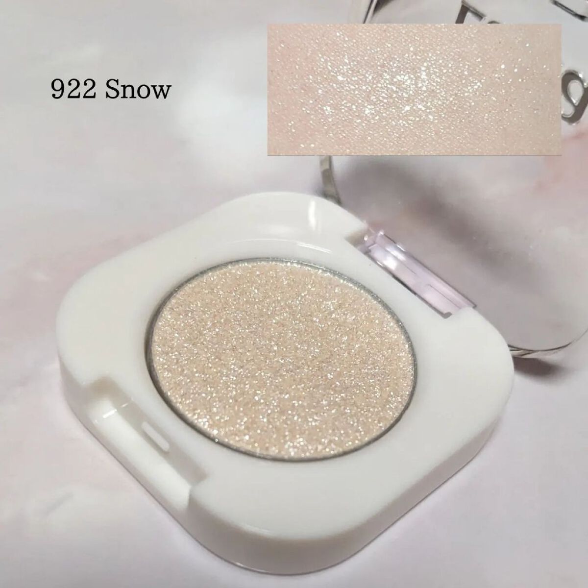 モノアイシャドウ/Laka/単色アイシャドウを使ったクチコミ（3枚目）