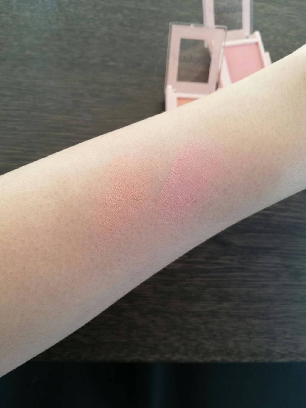 M on LIPS 「最近お気に入りのアイシャドウ。コロナ禍のこんな時代だからこそ、..」(3枚目)