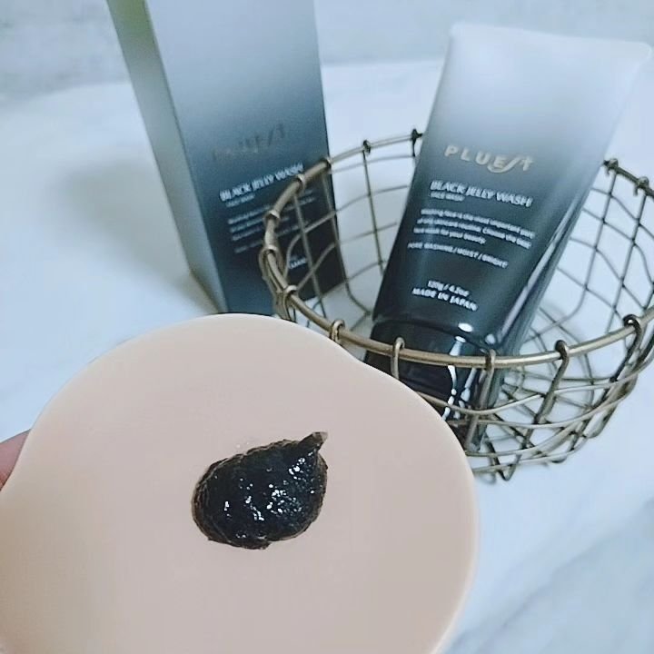 BLACK JELLY WASH（ブラックジェリーウォッシュ）/PLUEST/その他洗顔料を使ったクチコミ（3枚目）