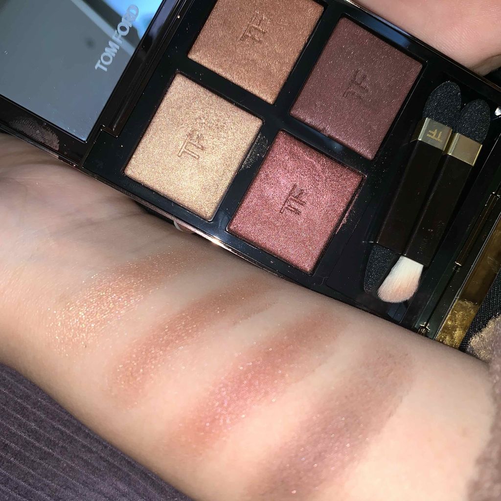 TOM FORD BEAUTY アイ カラー クォードのクチコミ「TOM FORD 4Ａ

濡れ感のあるアイシャドウで
大人っぽメイクになる！！！
#はじめての投稿..」（1枚目）