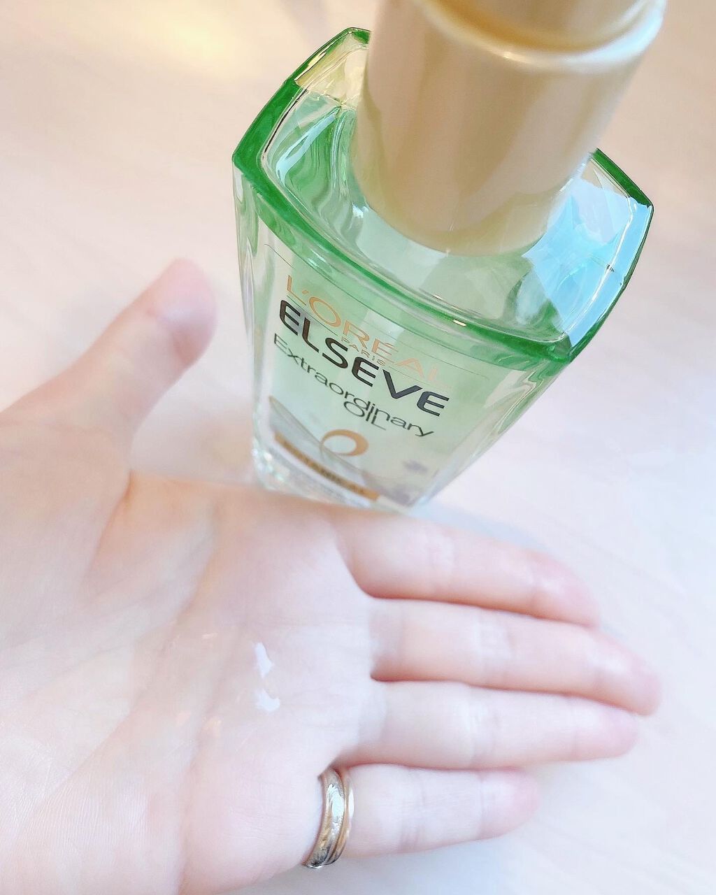 エルセーヴ エクストラオーディナリーオイル エクストラリッチ フィニッシュ/ロレアル パリ/ヘアオイルを使ったクチコミ（2枚目）