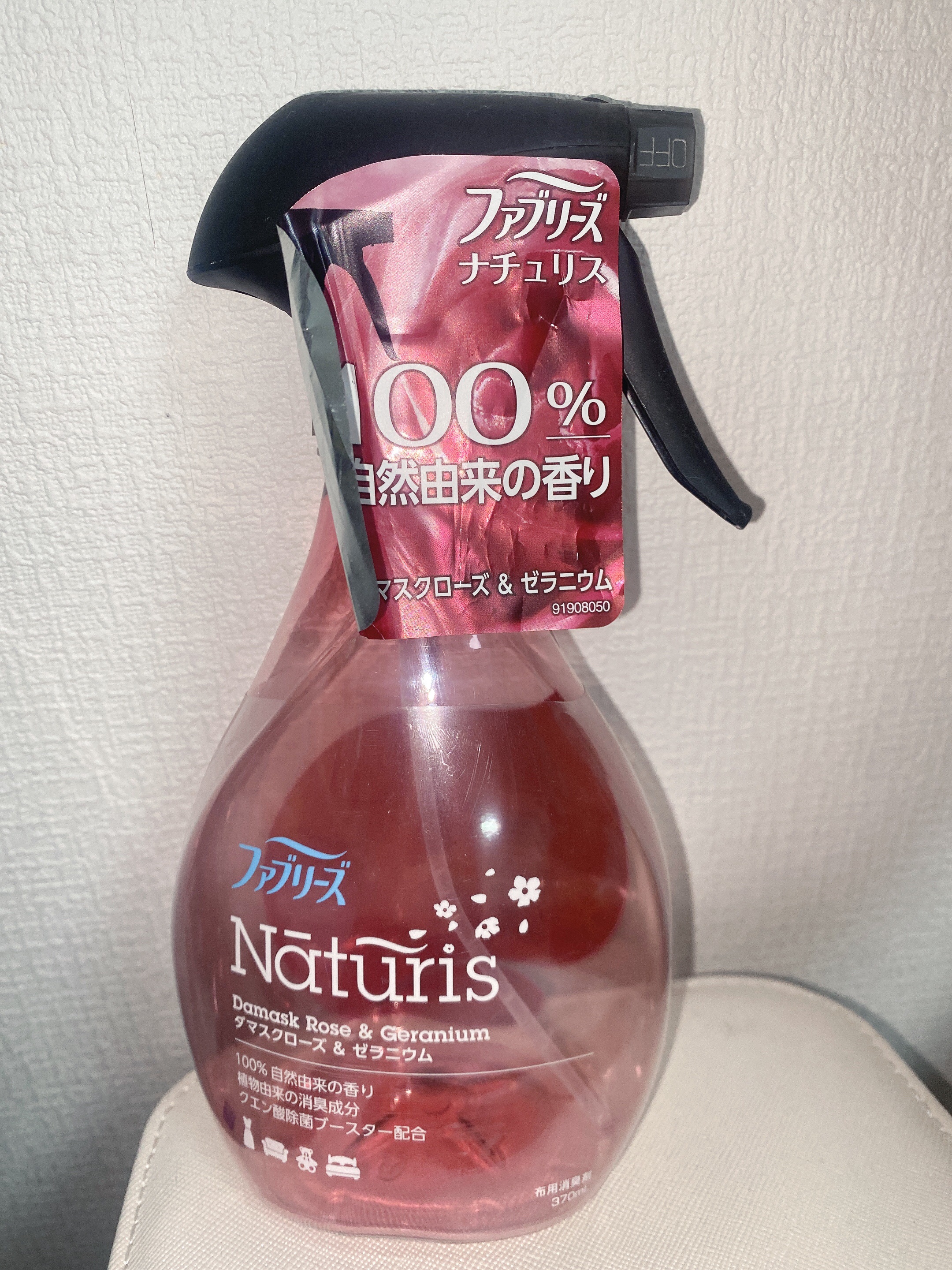 ナチュリス ダマスクローズ＆ゼラニウム/ファブリーズ/ファブリックミストを使ったクチコミ（1枚目）