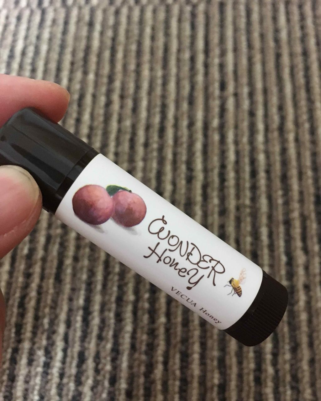 ワンダーハニー 色づくジューシー蜜リップ/VECUA Honey/リップクリームを使ったクチコミ(1枚目)