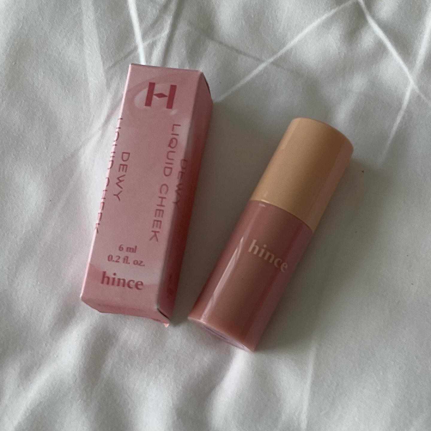 デューイーリキッドチーク LC003 クールフラッター/hince/リキッドチークを使ったクチコミ（2枚目）