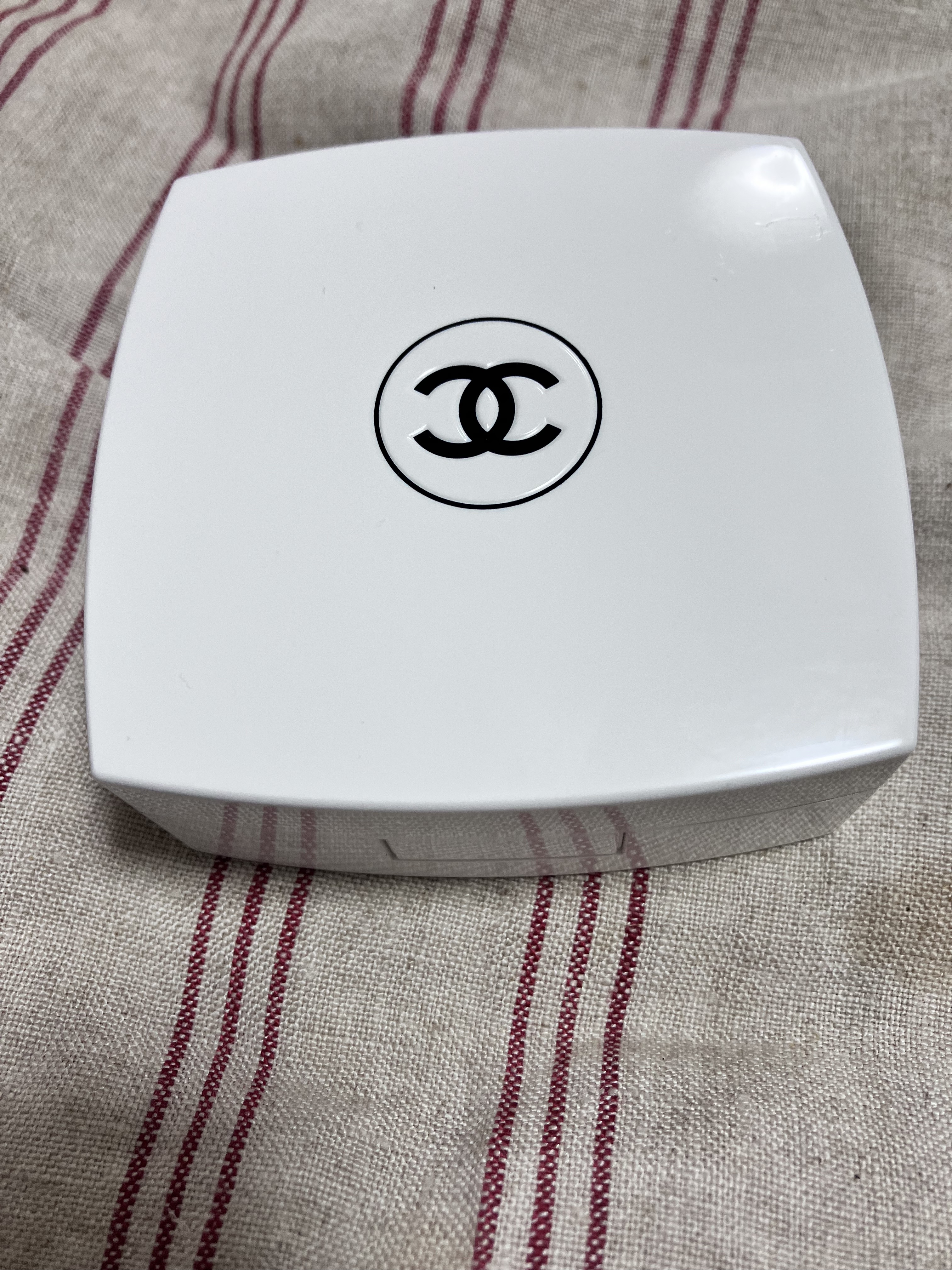 ル ブラン クッション B20 ベージュ/CHANEL/クッションファンデーションを使ったクチコミ（1枚目）