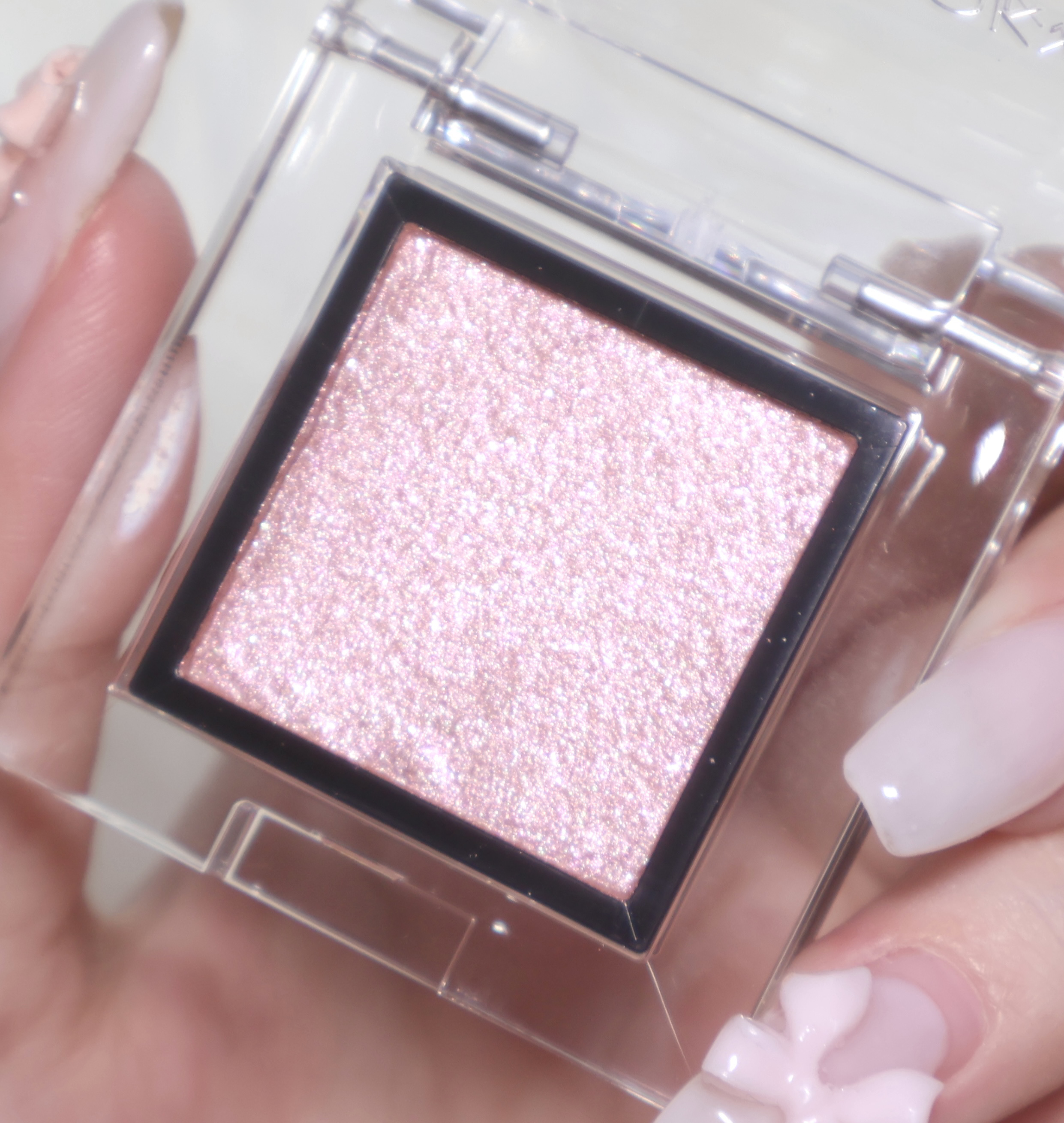 アディクション ザ アイシャドウ パール 014P Cry Baby/ADDICTION/単色アイシャドウを使ったクチコミ（2枚目）