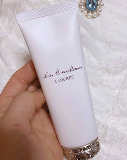 ローズ エッセンス デイクリーム/レ・メルヴェイユーズ ラデュレ/フェイスクリームを使ったクチコミ(3枚目)