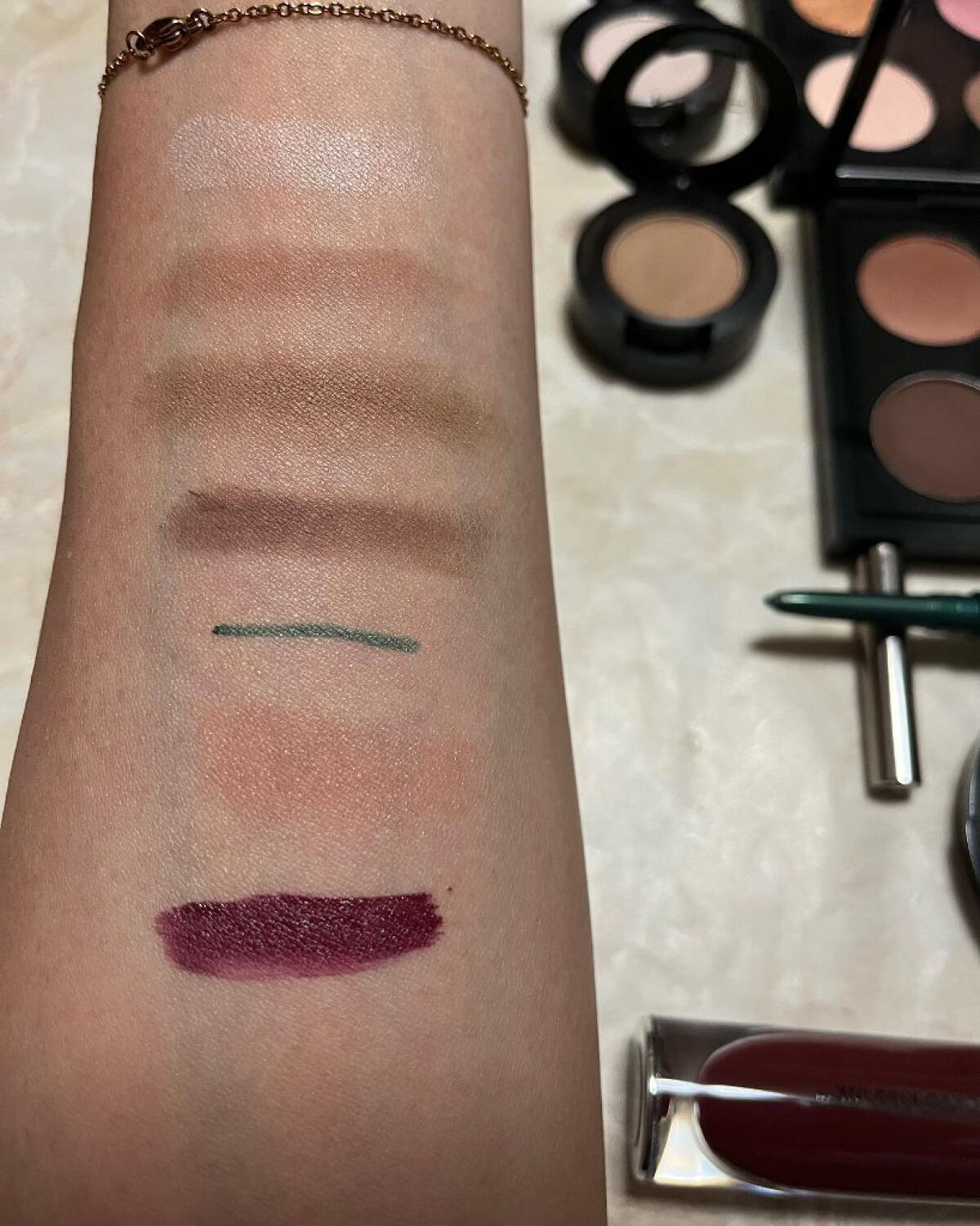 スモール アイシャドウ シュルーム/M・A・C/単色アイシャドウを使ったクチコミ（2枚目）