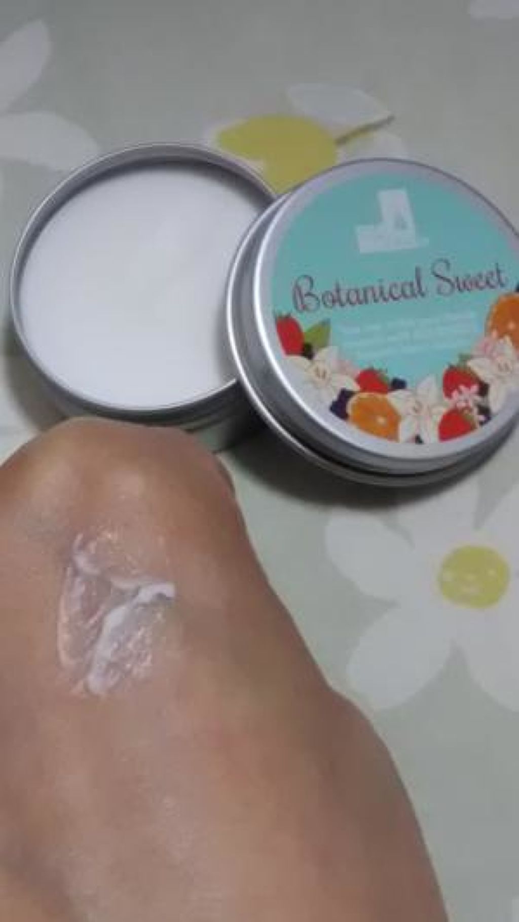 スムースハンドジェラート (ボタニカルスイート)/シーブリーズ/ハンドクリームを使ったクチコミ(2枚目)