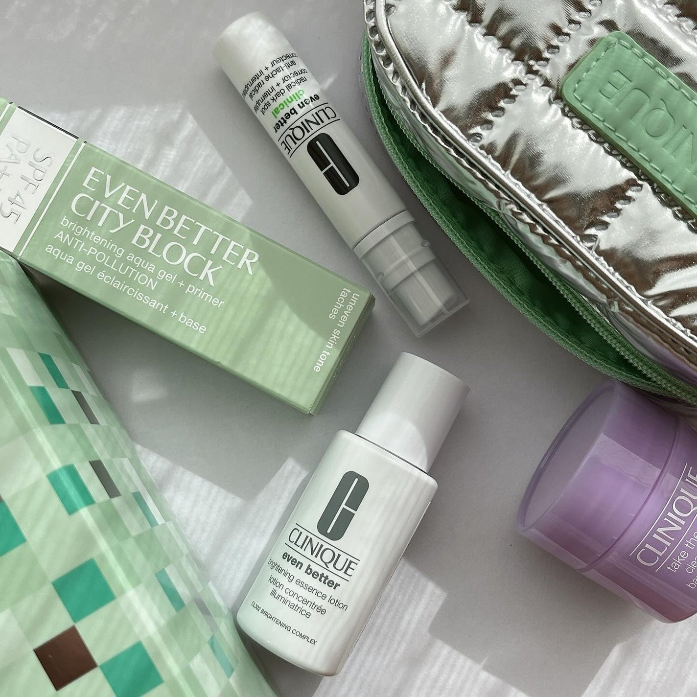 Haruka on LIPS 「クリニークのクリスマスコフレはミラーボールのようなハッピームー..」(1枚目)