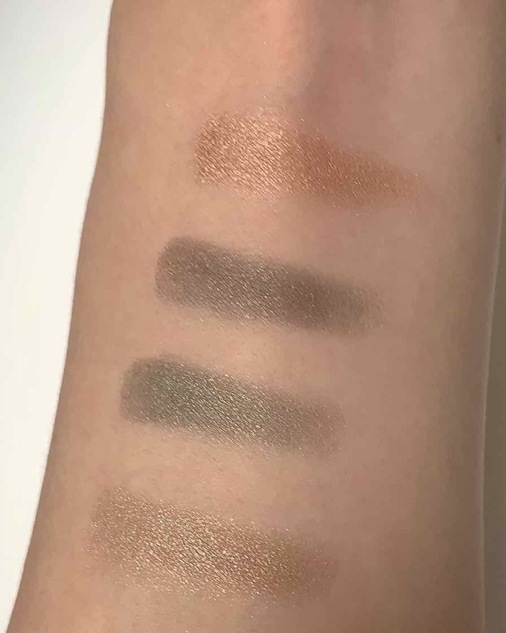 Jeffree star supreme frost/Jeffree Star Cosmetics/パウダーハイライトを使ったクチコミ（2枚目）