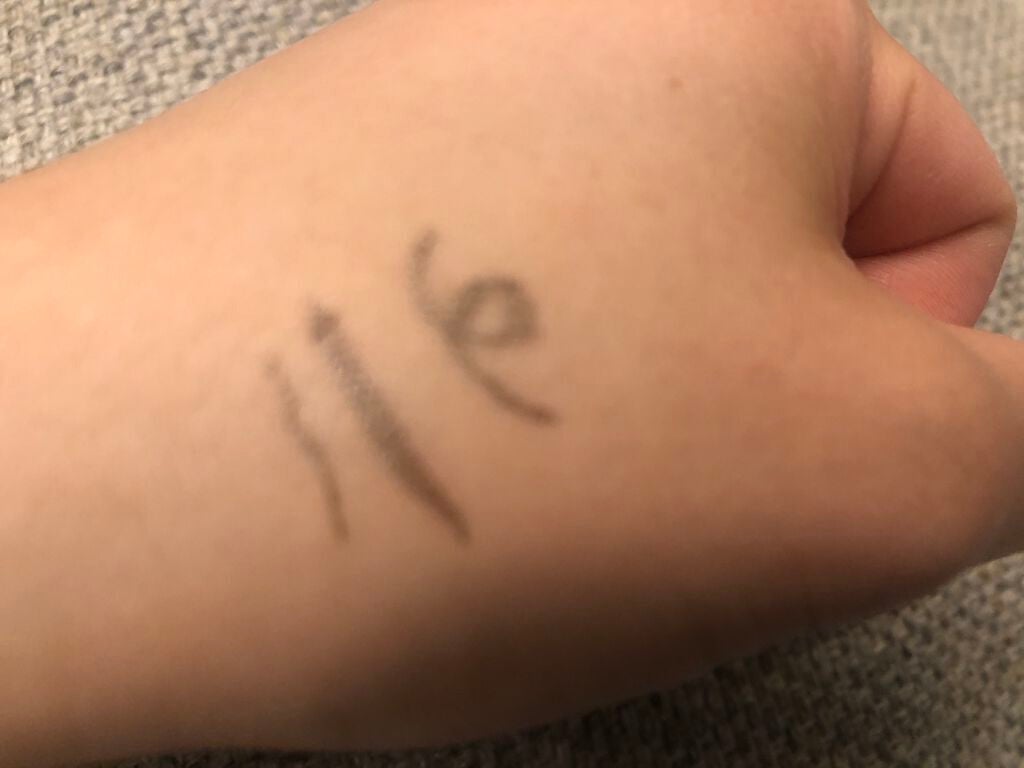 7 SHADES OF BLACK/UZU BY FLOWFUSHI/リキッドアイライナーを使ったクチコミ(2枚目)