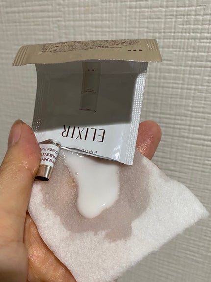 エリクシール リフトモイスト エマルジョン SPのクチコミ「エリクシール
リフトモイスト エマルジョン SP
化粧水とあわせて使用しました✨️
首筋ま.....」(3枚目)