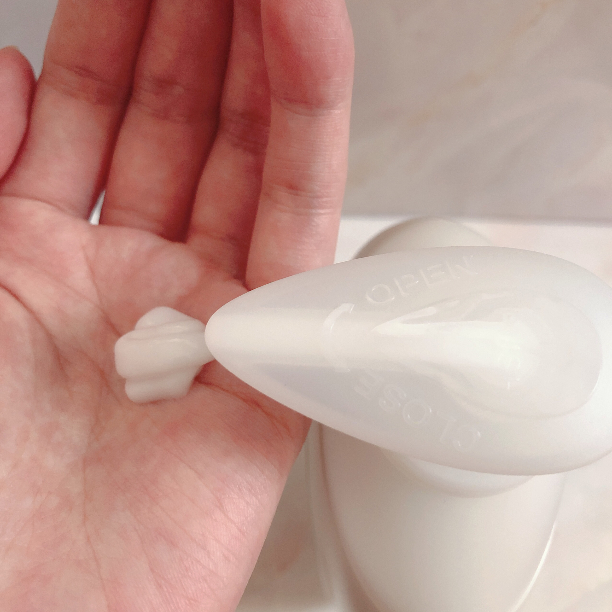 ジョンソンボディケア バイブラント ラディアンス プレミアム ローション/ジョンソンボディケア/ボディローションを使ったクチコミ（2枚目）