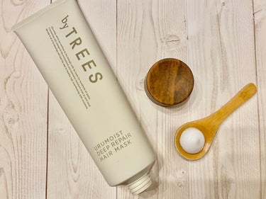 byTREES　うるモイストディープリペアヘアマスク

樹木が持つ生命力の源となる「貯水力」
「修復力」の働きに着目。
その恵みを余すことなく取り入れ、
うるおいのあるしっとりと素直でみずみずしく
まと