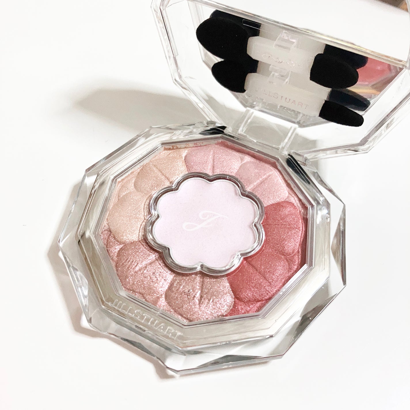 ジルスチュアート ブルームクチュール アイズ/JILL STUART/アイシャドウパレットを使ったクチコミ(1枚目)