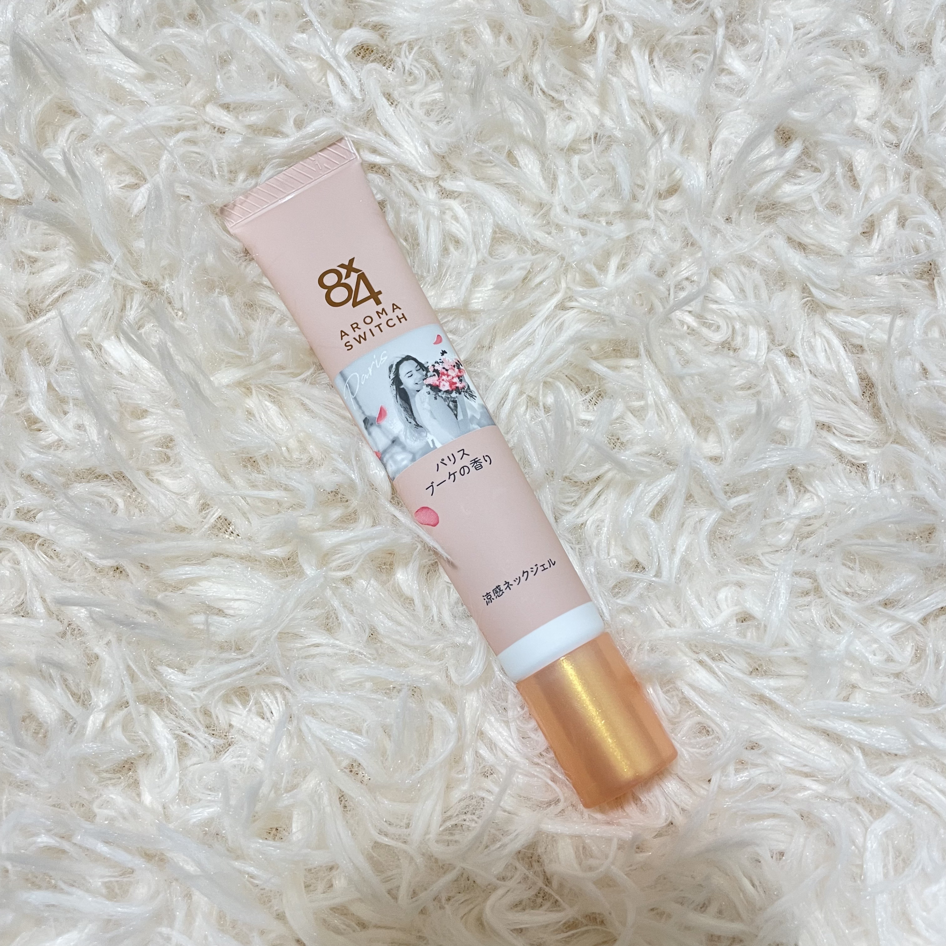 8x4 アロマスイッチ 涼感ネックジェル パリスブーケの香り/８ｘ４/デオドラント・制汗剤を使ったクチコミ（3枚目）