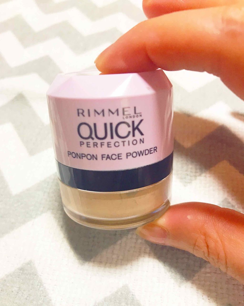 クイックパーフェクション ポンポン フェイスパウダー/リンメル ロンドン/ルースパウダーを使ったクチコミ(1枚目)