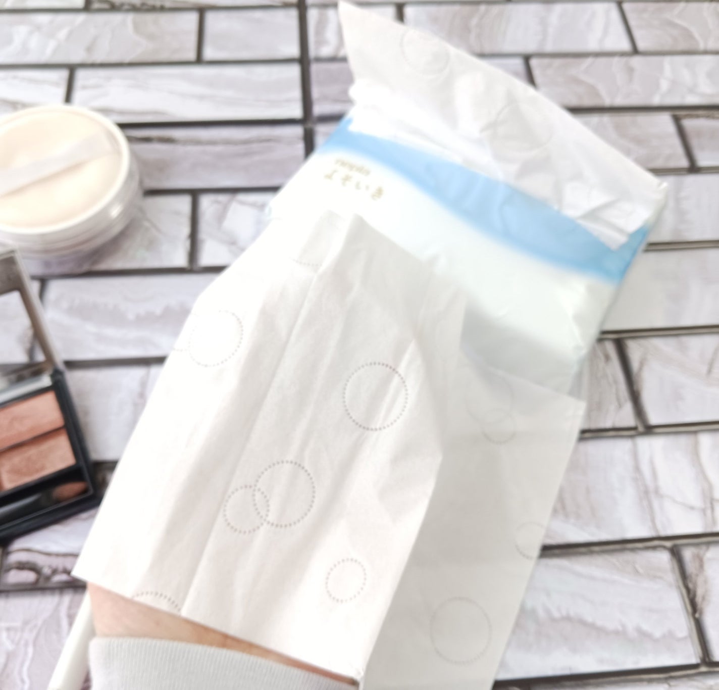 よそいき保湿ティシュ/ネピア/ティッシュを使ったクチコミ(4枚目)