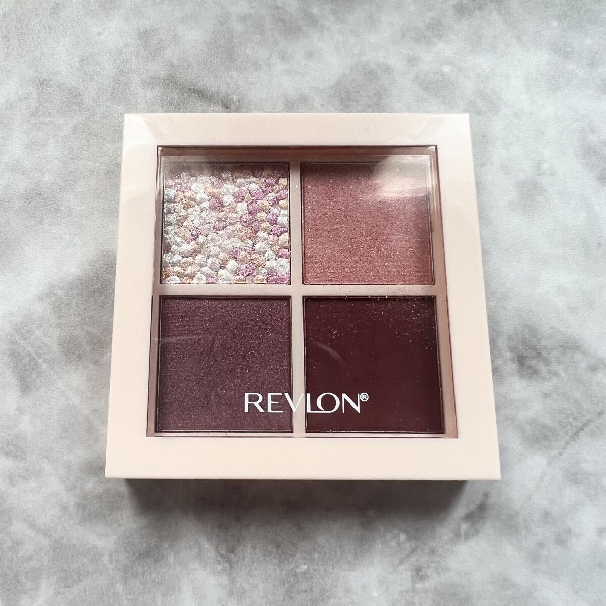 レブロン ダズル アイシャドウ クアッド/REVLON/アイシャドウパレットを使ったクチコミ（3枚目）