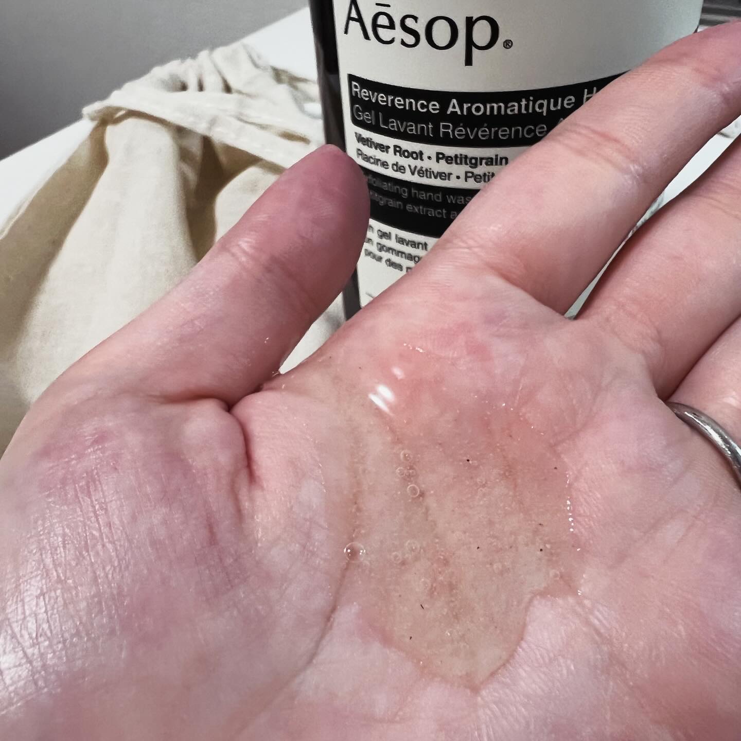 レバレンスハンドウォッシュ/Aesop/ハンドソープを使ったクチコミ（3枚目）