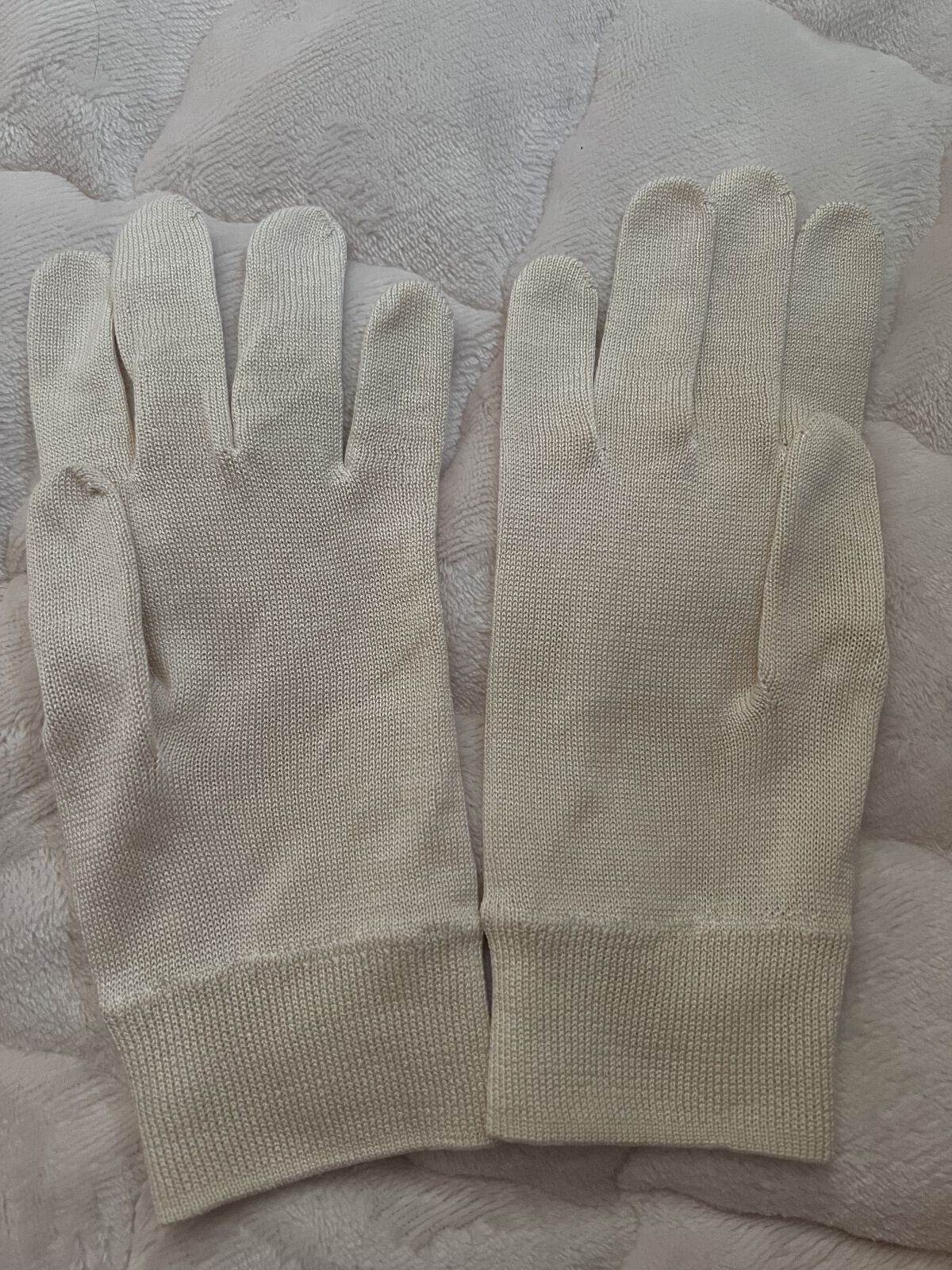 シルク混おやすみ手袋/無印良品/ボディグッズを使ったクチコミ（1枚目）