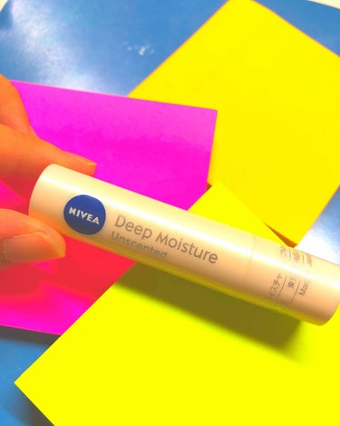 ♡NIVEA Deep Moisture Unscented♡

こんばんは🍂

今日は保湿用に使ってるリップの紹介です！

私は毎日朝起きてすぐ塗って、化粧する時にちょうど唇に馴染むようにつけています