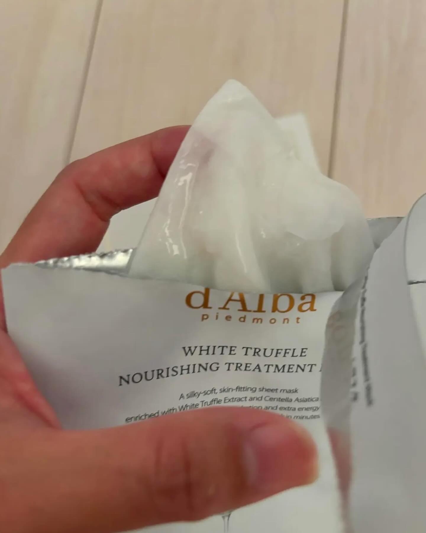 ホワイトトリュフナリシングトリートメントマスク/ダルバ/シートマスク・パックを使ったクチコミ（2枚目）