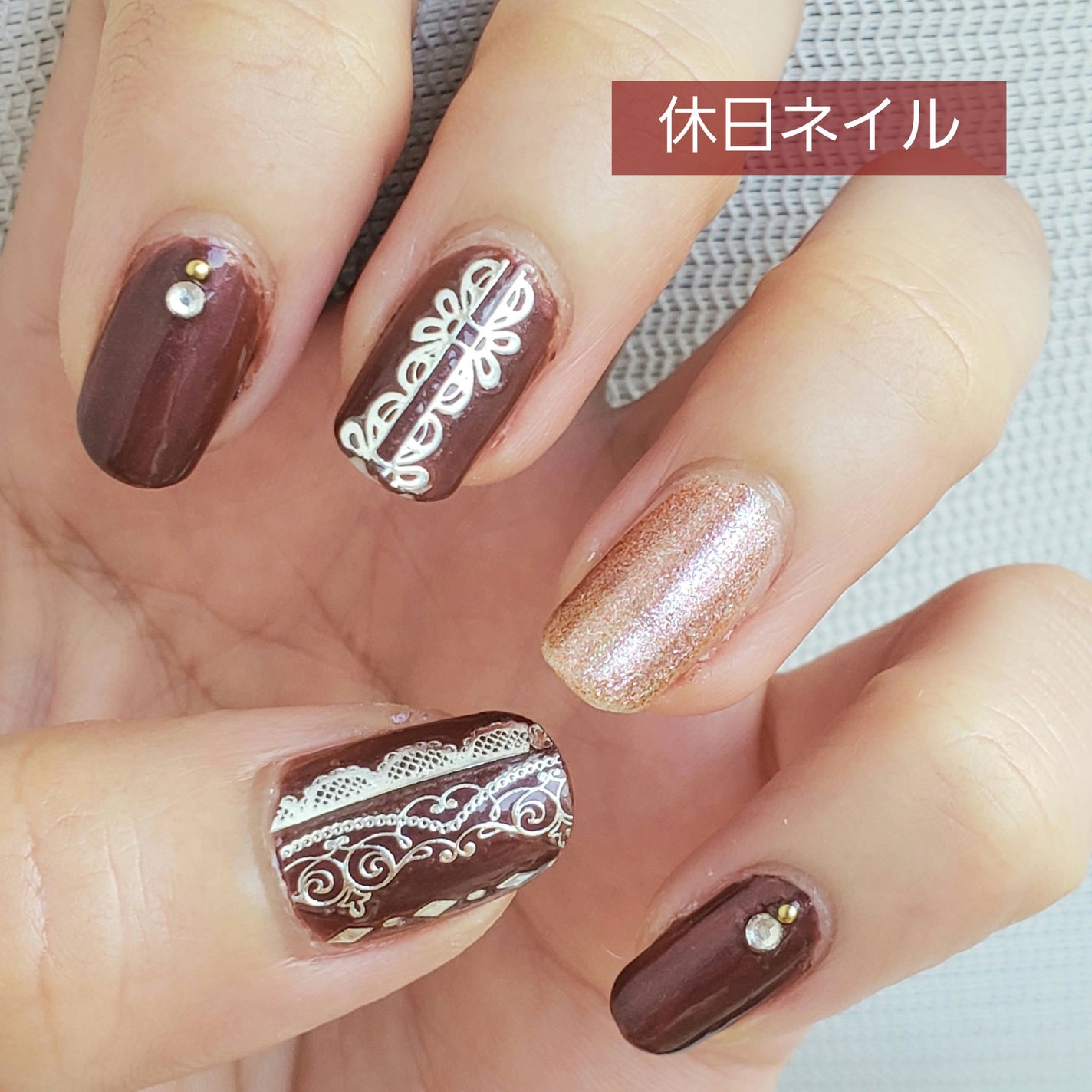 土木系おねいさん on LIPS 「今日のネイル💅深い色をベースにしてシルバーのレースを飾ってみた..」(1枚目)