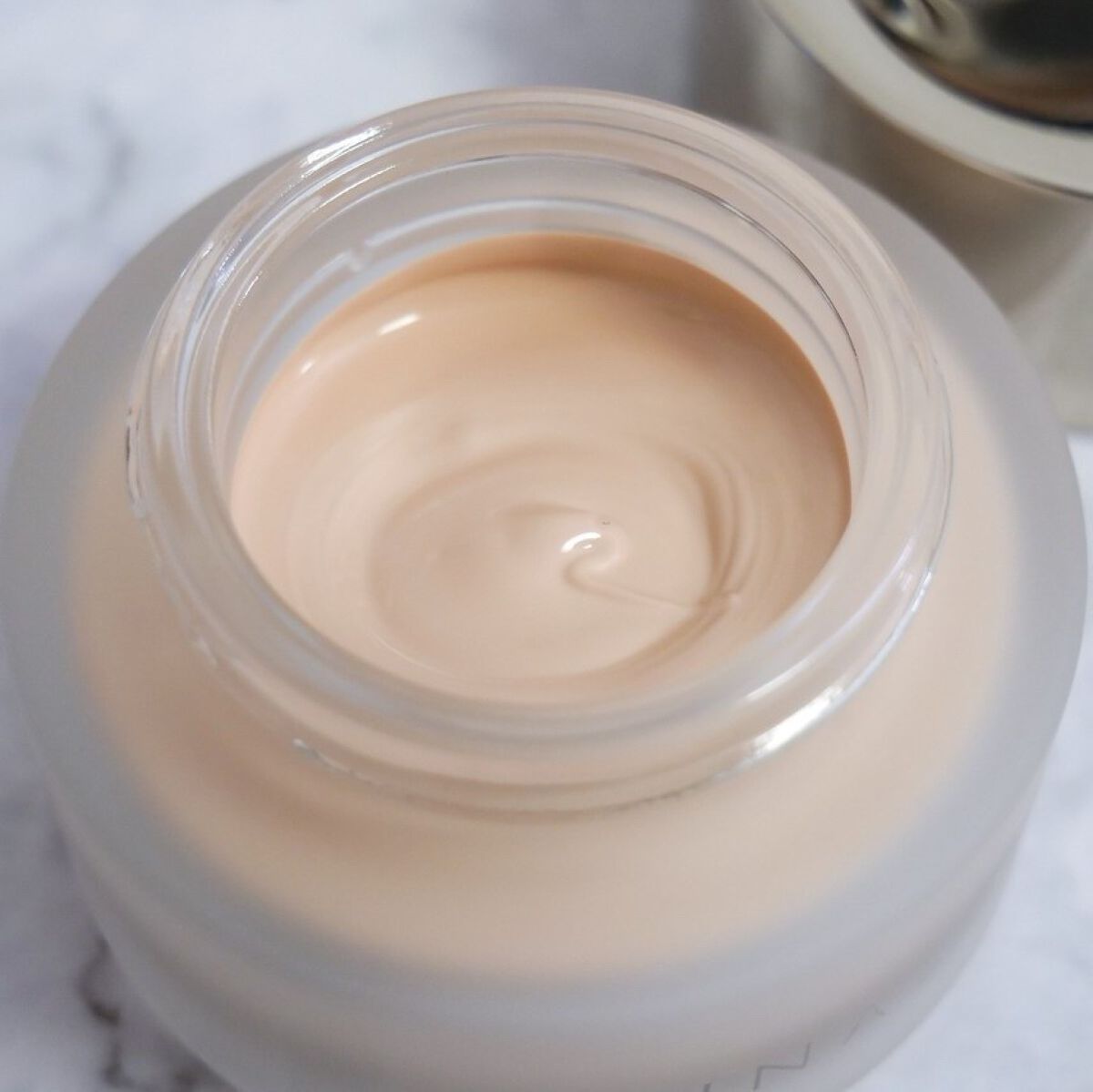 グロウイングシームレスバーム/LUNASOL/クリーム・エマルジョンファンデーションを使ったクチコミ（2枚目）