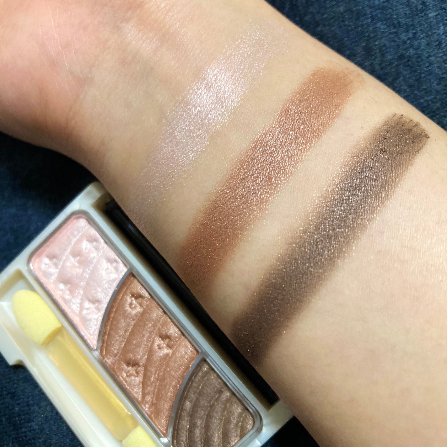 トーンアップアイシャドウ/CEZANNE/アイシャドウパレットを使ったクチコミ(3枚目)